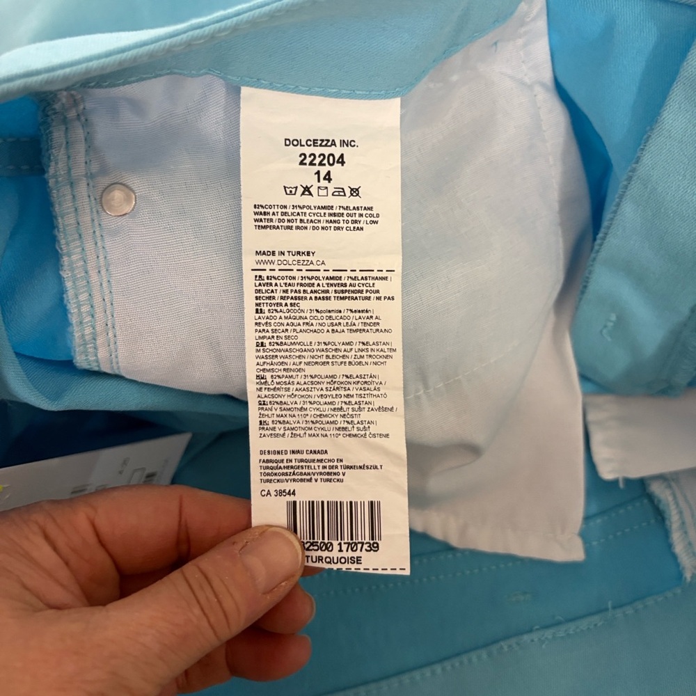 Dolcezza Light Blue Stretch Shorts – Chic Summer Staple size 14 NWT - Picture 9 of 13